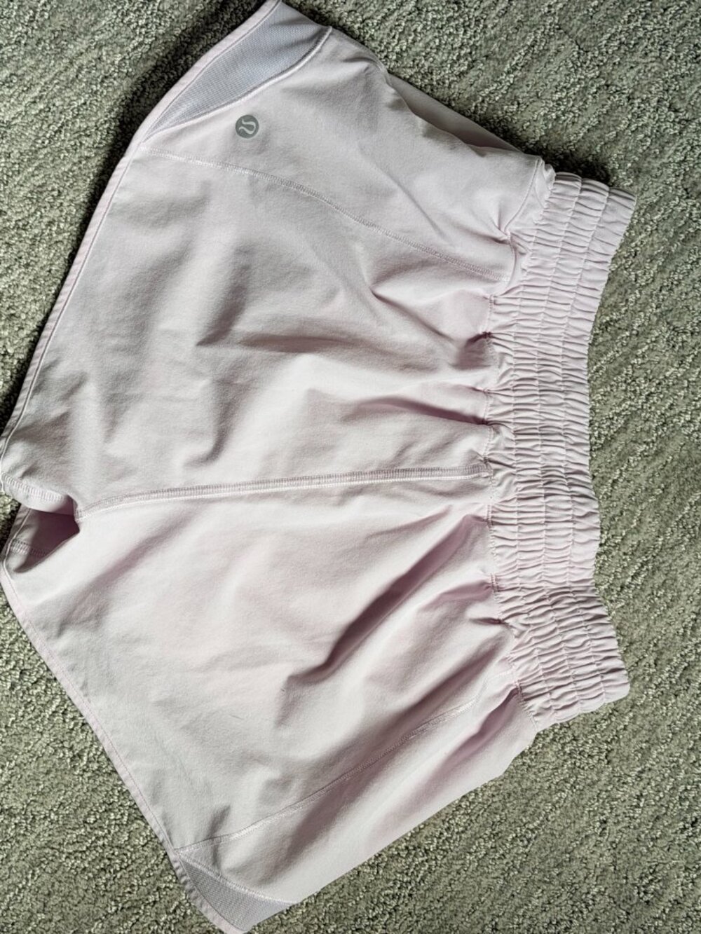 Lululemon 4" inseam lined shorts size 6 - Picture 3 of 4